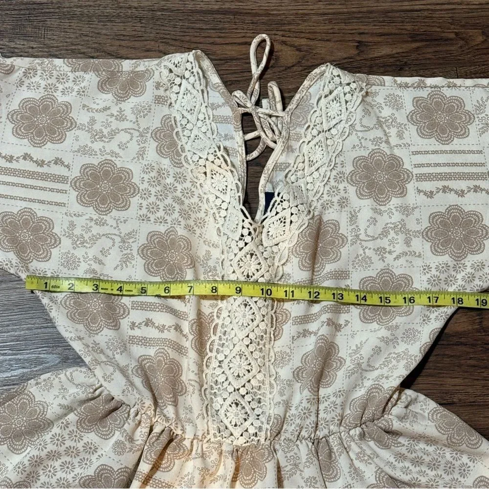 Daytrip Medallion Print Peplum Top Ivory Tan Size Small - Picture 6 of 10